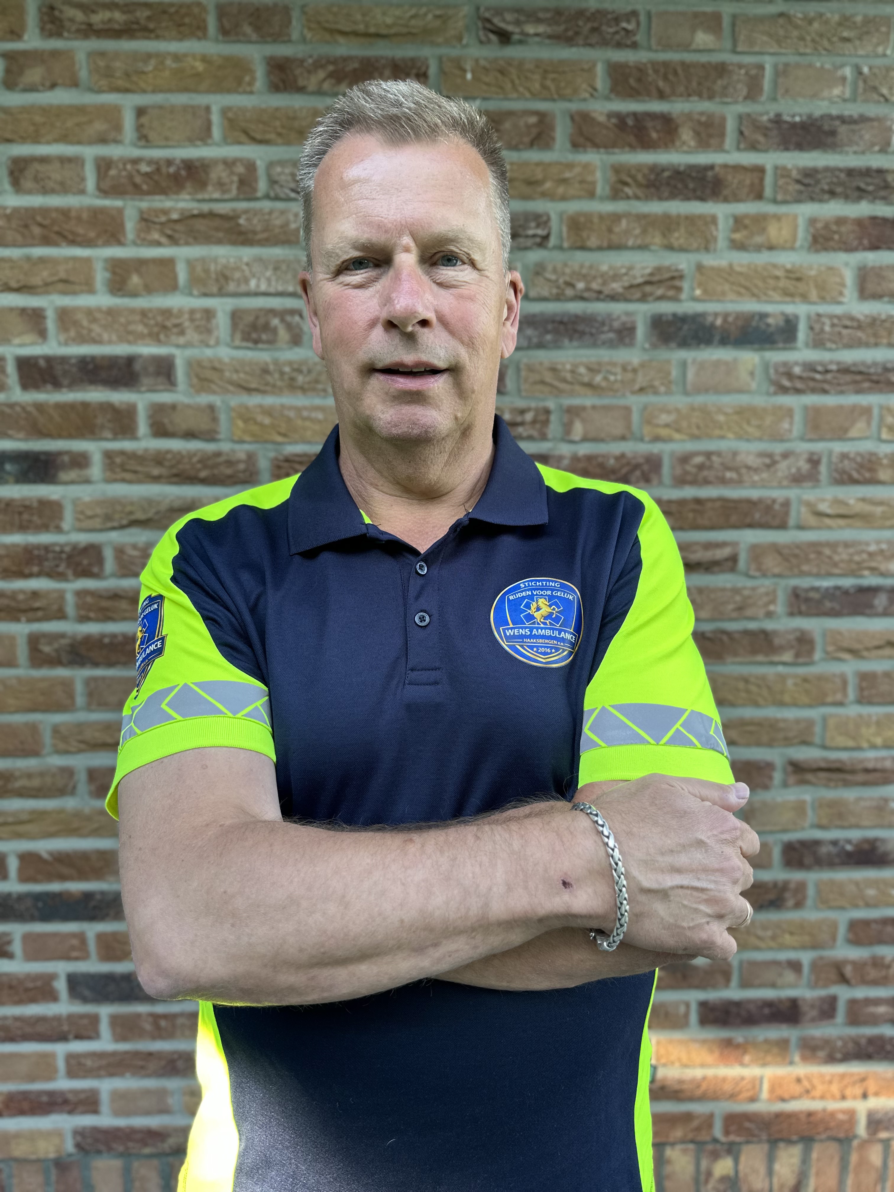 Rene Bult, Secretaris & Ambulancechauffeur